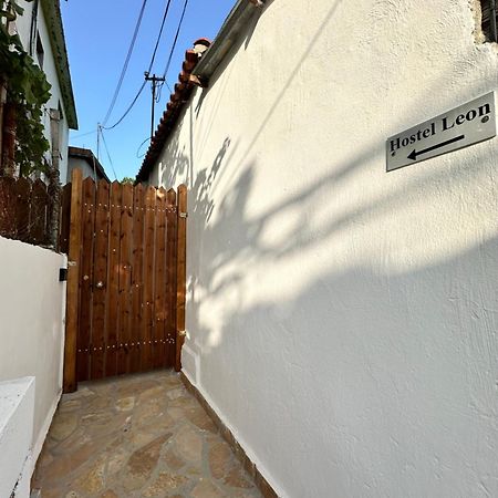 Hostel Leon Berat Exterior foto